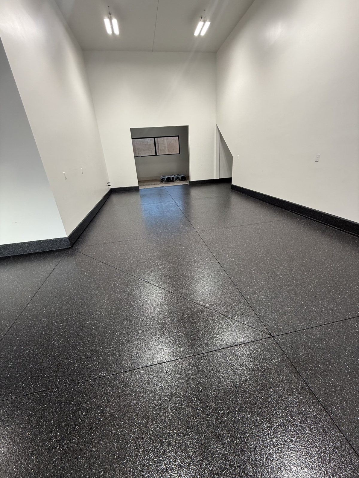 Finished flake epoxy garage floor